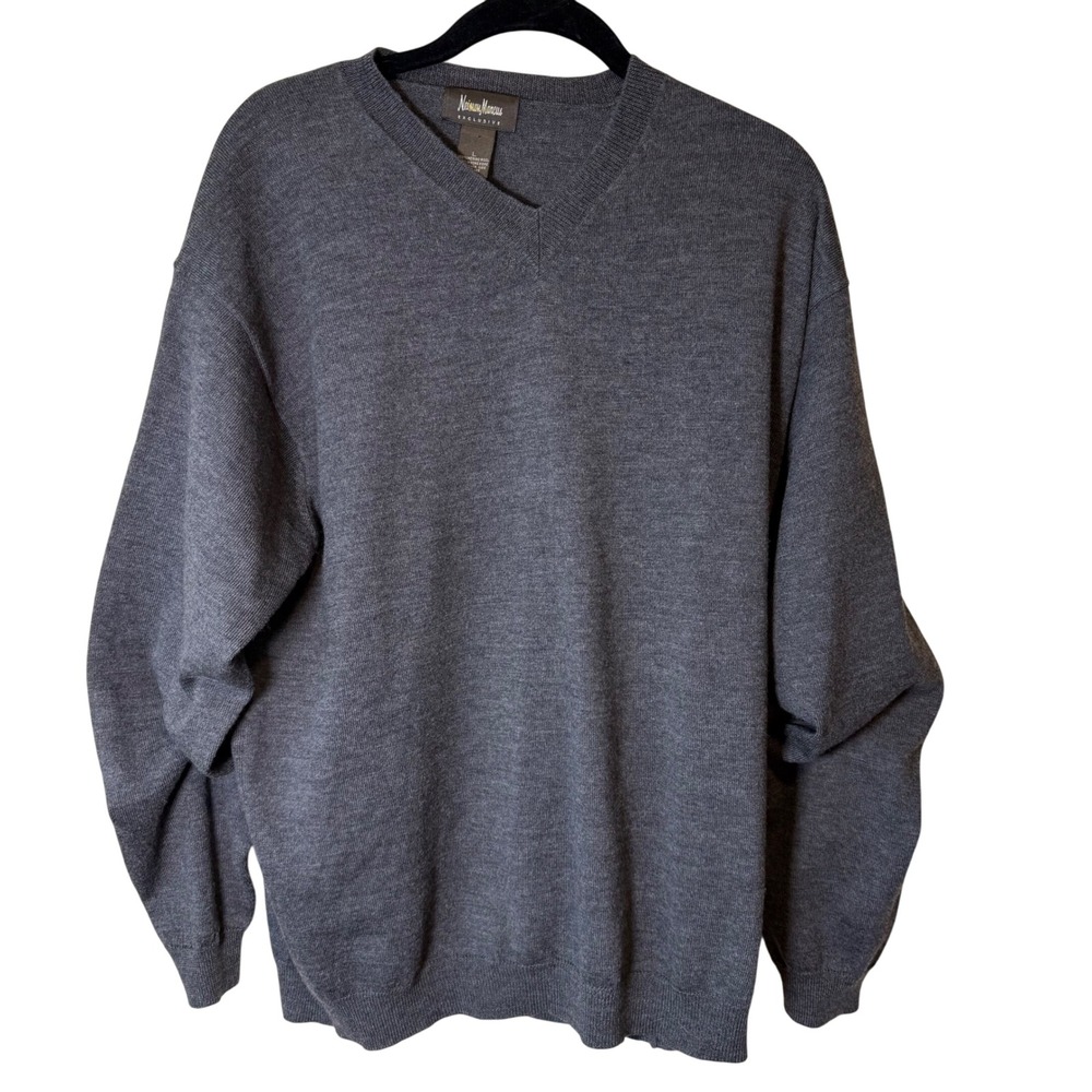 Neiman Marcus Exclusive Men's Gray 100% Merino Wool V-Neck‎ Sweater Luxury